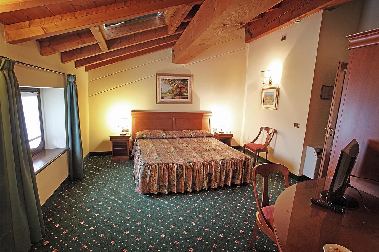 Hotel Faccioli Valeggio sul Mincio Dış mekan fotoğraf